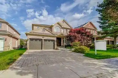 276 Willis Drive Aurora Ontario L4G 7M3
