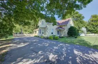 34 Queen Street Huron East Ontario N0G 1H0