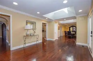 2301 Bennington Gate Oakville Ontario L6J 5Z4