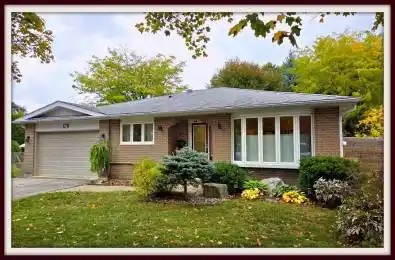 27 Bigwin Drive Aurora Ontario L4G 3C4