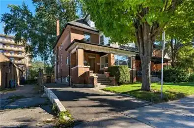 11 HOLTON Avenue Hamilton Ontario L8M 2L3