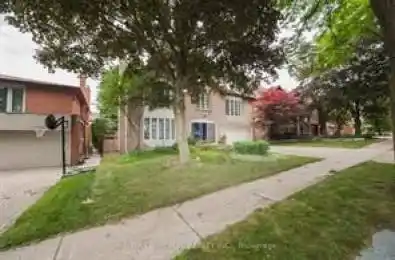 11 Riderwood Drive Toronto C12 Ontario M2L 2X4