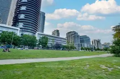 56 Annie Craig Drive Unit# 3105 Toronto W06 Ontario M8V 0C8