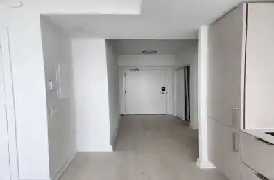 3900 Confederation Parkway Unit# 3502 Mississauga Ontario L5B 0M3