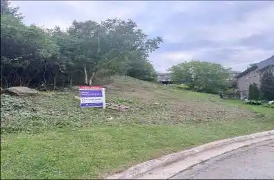 119 Stemmle Drive Aurora Ontario L4G 6N8