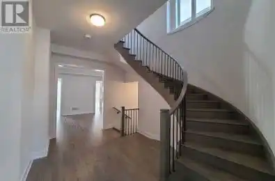 152 Sikura Circle Aurora Ontario L4G 3Z1