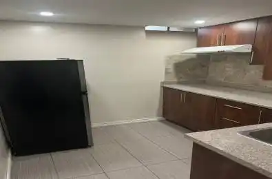 24 Grand River Court Brampton Ontario L6S 2J8