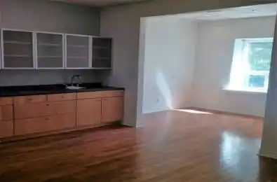 323 Kerr Street Unit# 200 Oakville Ontario L6K 3B6