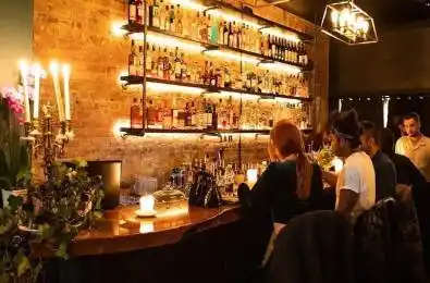 686 QUEEN Street Toronto E01 Ontario M4M 1G9