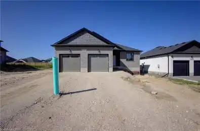 128 Pugh Street Perth East Ontario N0K 1M0