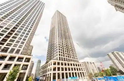 30 Elm Drive Unit# 206 Mississauga Ontario L5B 1L9