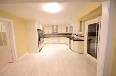 65 Farmstead Road Toronto C12 Ontario M2L 2X2