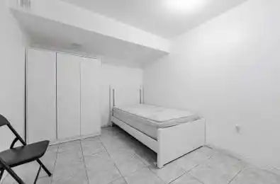 144 Wolseley Street Unit# B3 Toronto C01 Ontario M6J 3R4