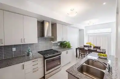 204 Bennett Street Newmarket Ontario L3X 0M1