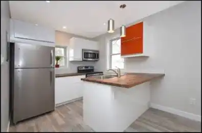 3411 Lake Shore Boulevard Unit# 4 Toronto W06 Ontario M8W 1N2