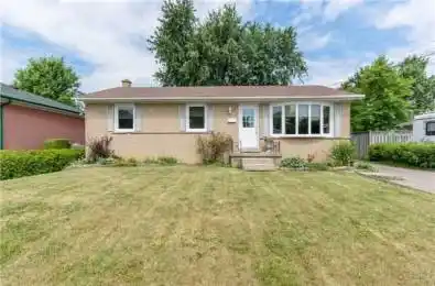 39 McGilvray Crescent Halton Hills Ontario L7G 1L7