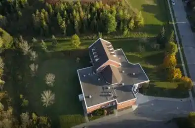 415 Pickering Crescent Newmarket Ontario L3Y 8G8