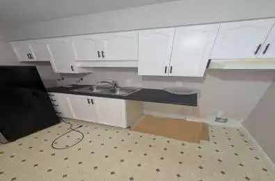 75 Elm Street Unit# 304 St. Thomas Ontario N5R 1H7