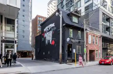 75 Mutual Street Toronto C08 Ontario M5B 2A9