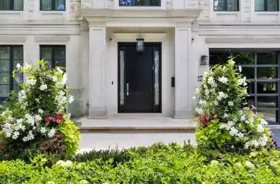 239 Cortleigh Boulevard Toronto C04 Ontario M5N 1P8