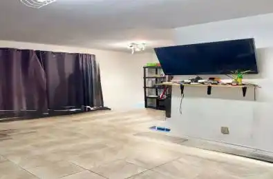 10 Eddystone Avenue Unit# 116 Toronto W05 Ontario M3N 2T2