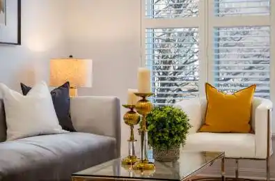 98 Carr Street Unit# th9 Toronto C01 Ontario M5T 1B7