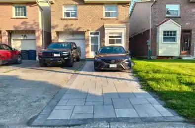 19 Crown Acres Court Unit# M Toronto E07 Ontario M1S 4W1