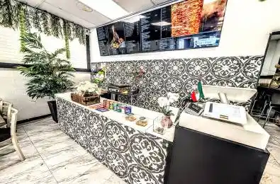 559 STEVEN Court Newmarket Ontario L3Y 6Z3