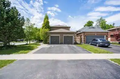 4 Prince Edward Place Barrie Ontario L4M 7J5
