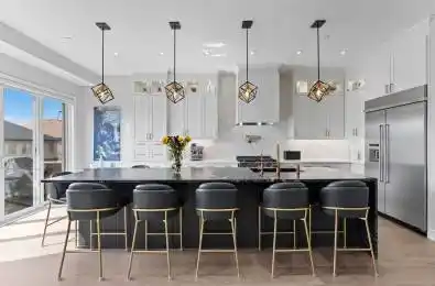 29 Sikura Circle Aurora Ontario L4G 3Y8