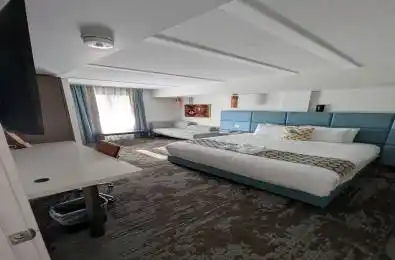 9 HARBOUR Street Unit# 4403 & 4405 Collingwood Ontario L9Y 5B5