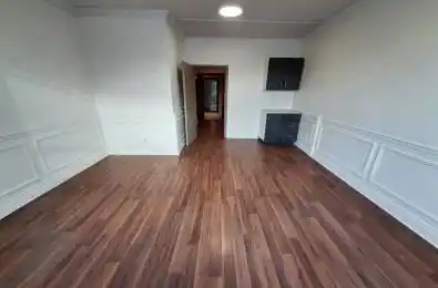 1977 Avenue Road Unit# 201 Toronto C04 Ontario M5M 4A3