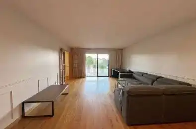 928 Knollwood Court Mississauga Ontario L5C 3L9