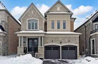 211 Touch Gold Crescent Aurora Ontario L4G 3X4