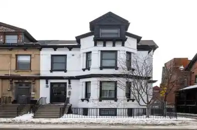 205 Gerrard Street Toronto C08 Ontario M5A 2E7