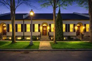 13 COLONEL COHOE Street Niagara-on-the-Lake Ontario L0S 1J0