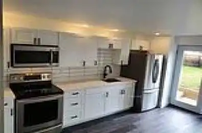 11 Treetops Boulevard New Tecumseth Ontario L9R 0M4